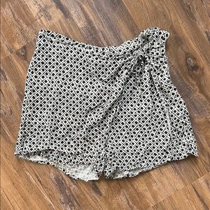 Urban Outfitters Black and White High Waist Shorts with Geometric Pattern
